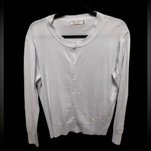 Huuloo Women’s White button up sweater. Size XL.